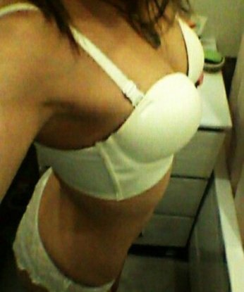 Чувственная и игривая блондинка ждет тебя у себя. Готова исполнить твои самые смелые желания и фантазии. Все абсолютно конфиденциально. Звони прямо сейчас! 9377, 24 года